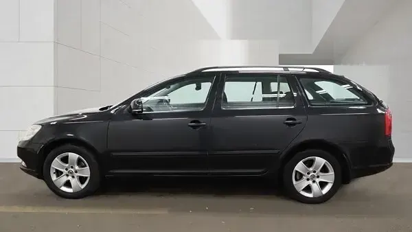 Used Skoda Octavia Elegance 2009 Black Estate
