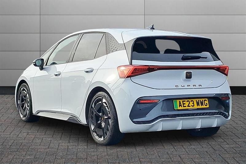 Used Cupra Born e-Boost 169 kW (230 HP) 2023 Nevada white Hatchback