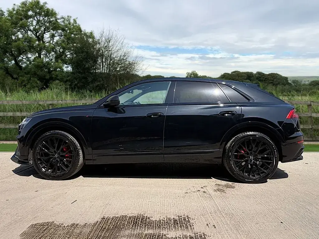 Used Audi Q8 S-Line 340 HP (250 kW) 2022 Black SUV