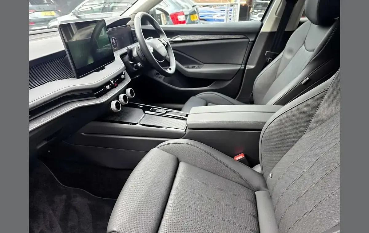 Used Skoda Superb SE L 150 HP (110 kW) 2025 Graphite grey metallic Estate