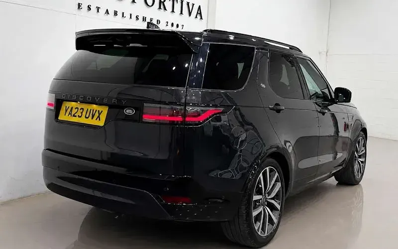 Used Land Rover Discovery 5 SE Dynamic 300 HP (220 kW) 2023 SUV