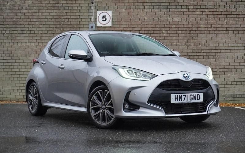 Used 2025 Toyota Yaris Hybrid Hatchback | £17,990 (Good price) - Image 1/4
