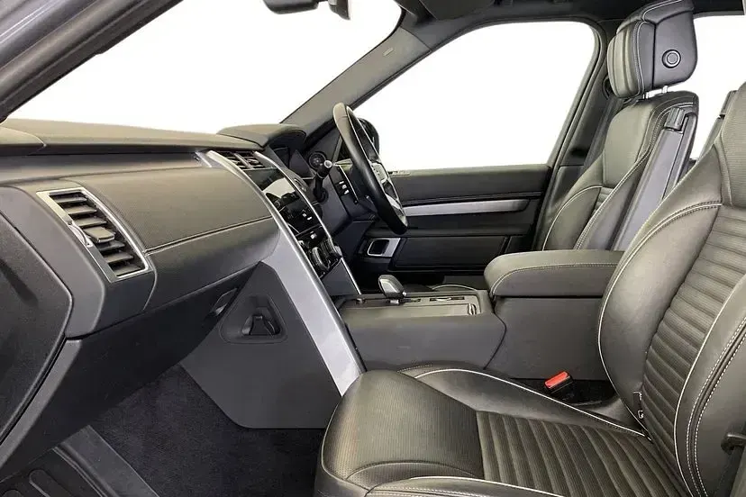 Used Land Rover Discovery HSE Dynamic 300 HP (220 kW) 2024 Eiger grey SUV