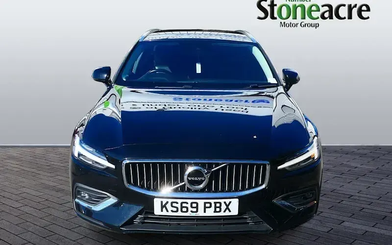 Used Volvo V60 Inscription 190 HP (139 kW) 2019 Black Estate