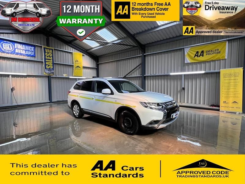 Used Mitsubishi Outlander 150 HP (110 kW) 2016 White SUV