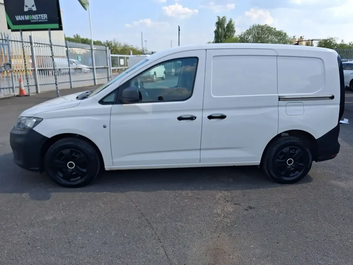 Used VW Caddy 102 HP (75 kW) 2022 White MPV
