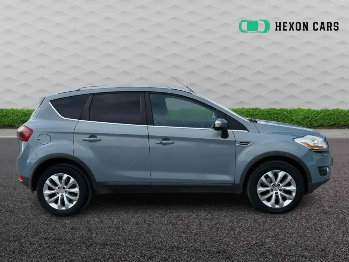 Begagnad Ford Kuga Titanium 136 HK (100 kW) 2009 Blå SUV