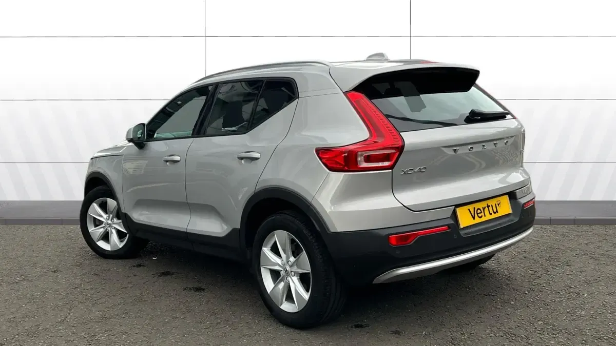 Used Volvo XC40 Core 163 HP (119 kW) 2023 Silver SUV