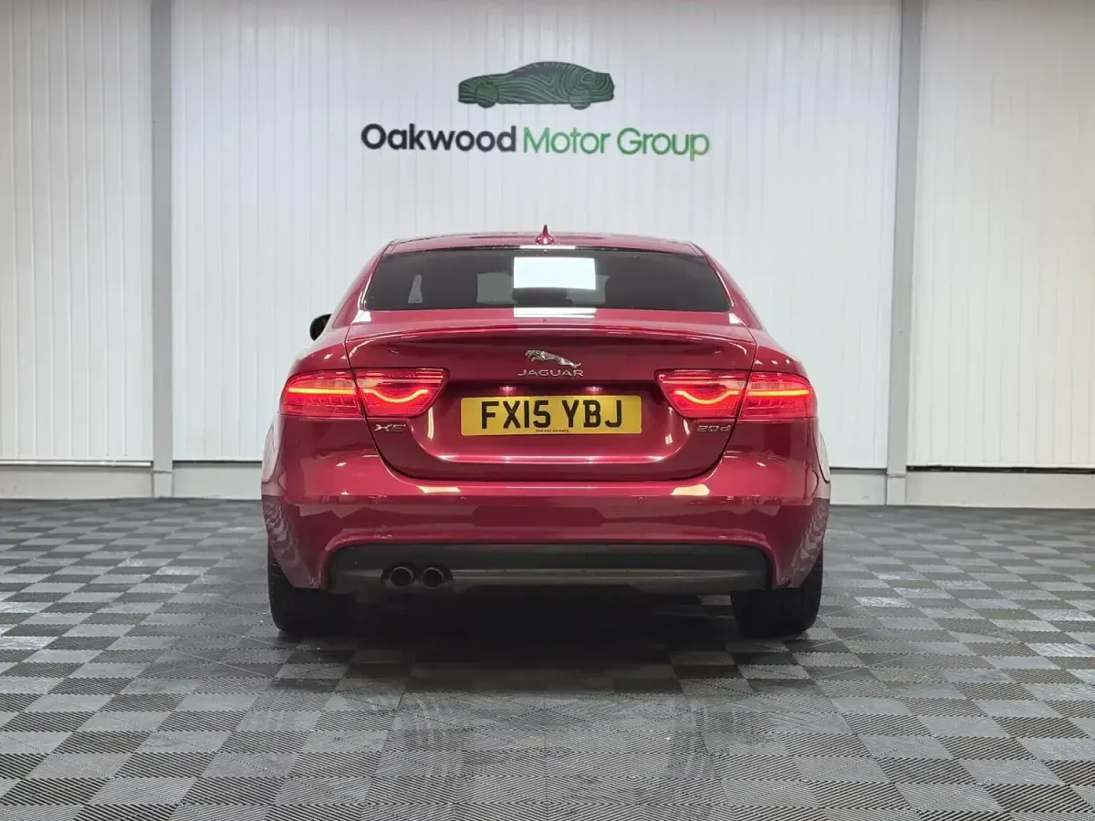 Used Jaguar XE R-Sport 180 HP (132 kW) 2015 Red Sedan