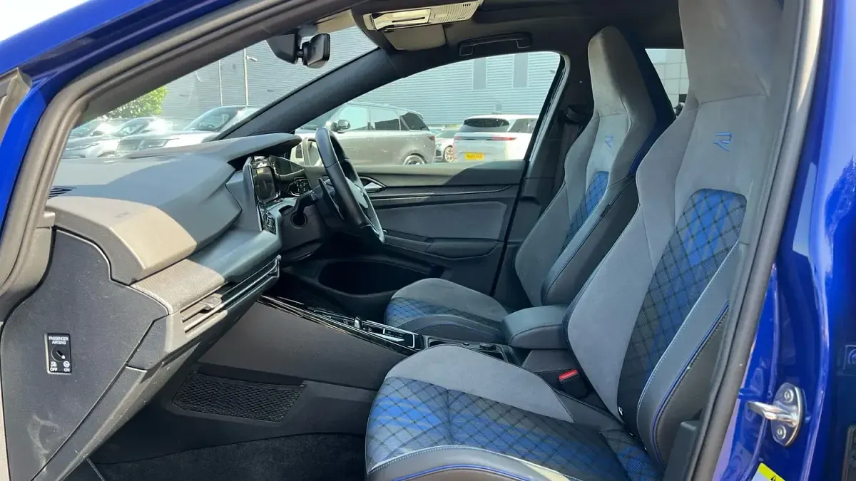 Used VW Golf VIII R 320 HP (235 kW) 2023 Blue Hatchback