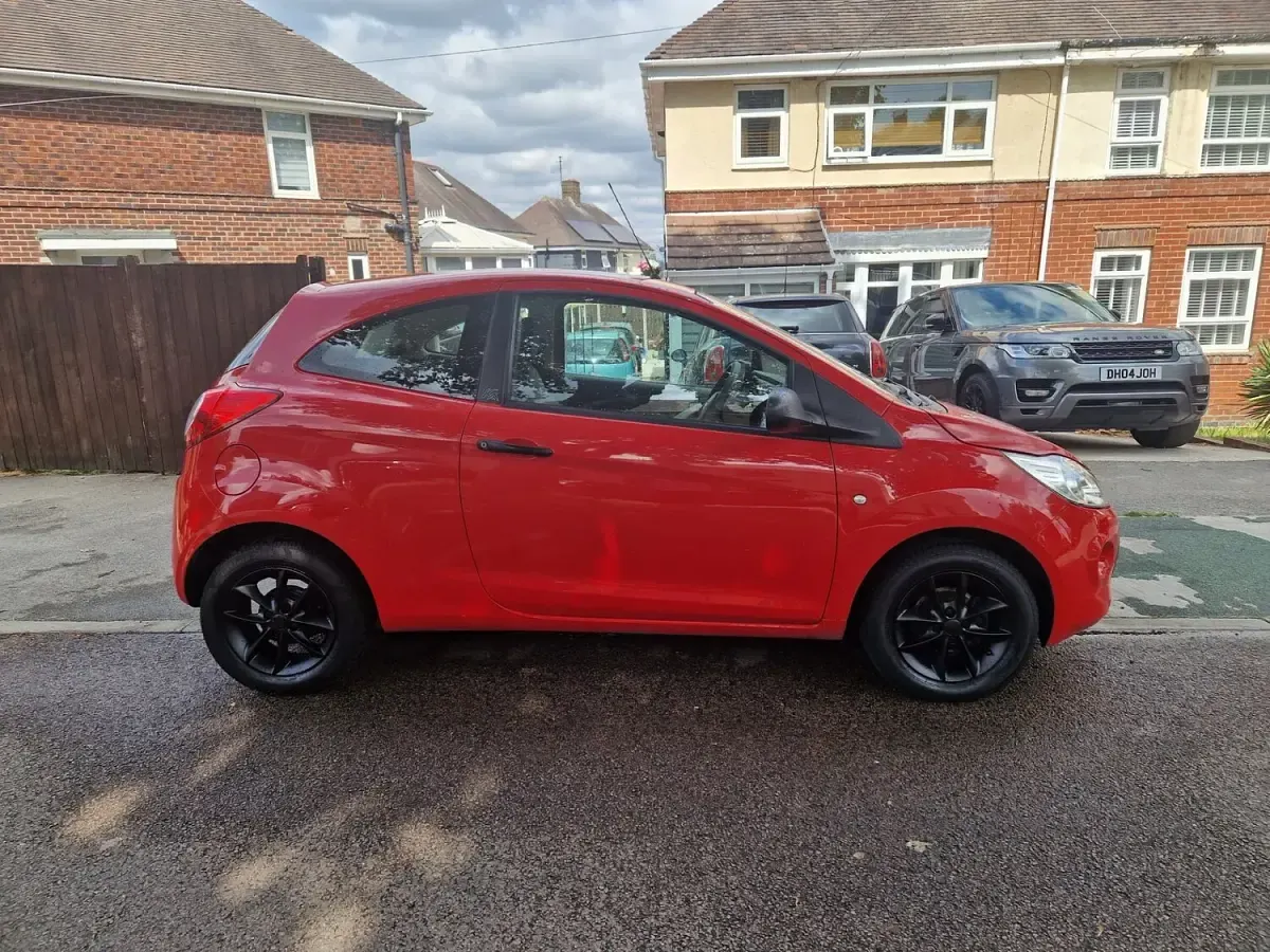 Used Ford Ka Studio 69 HP (50 kW) 2014 Red Hatchback