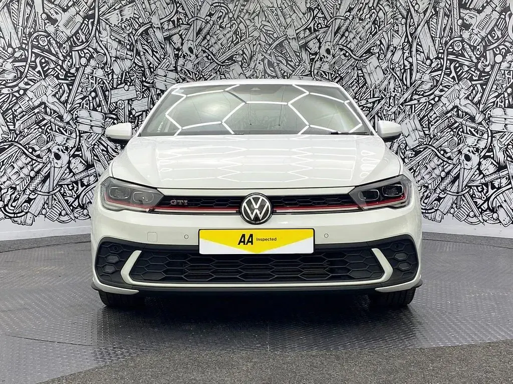 Begagnad VW Polo GTI 207 HK (152 kW) 2022 Vit Halvkombi