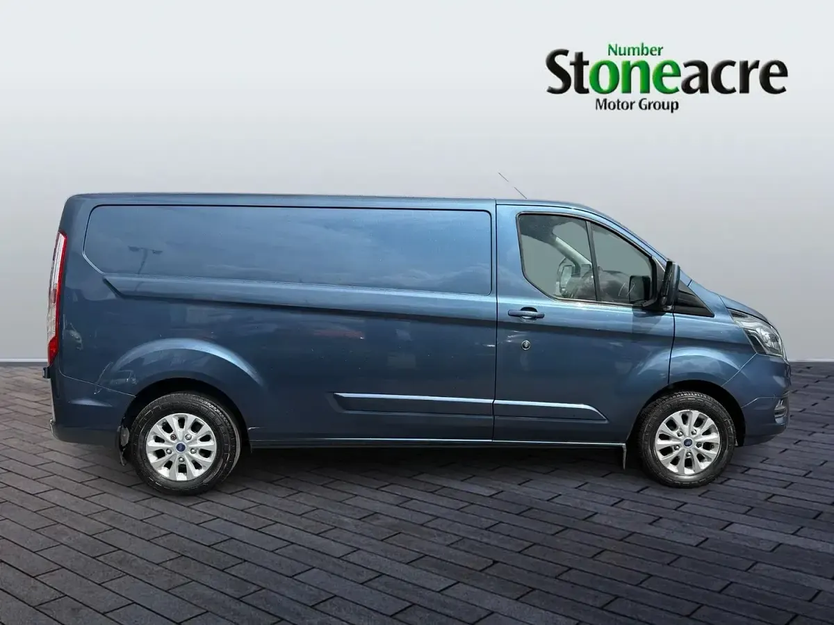 Used Ford Transit Custom Limited 130 HP (95 kW) 2019 Blue Van