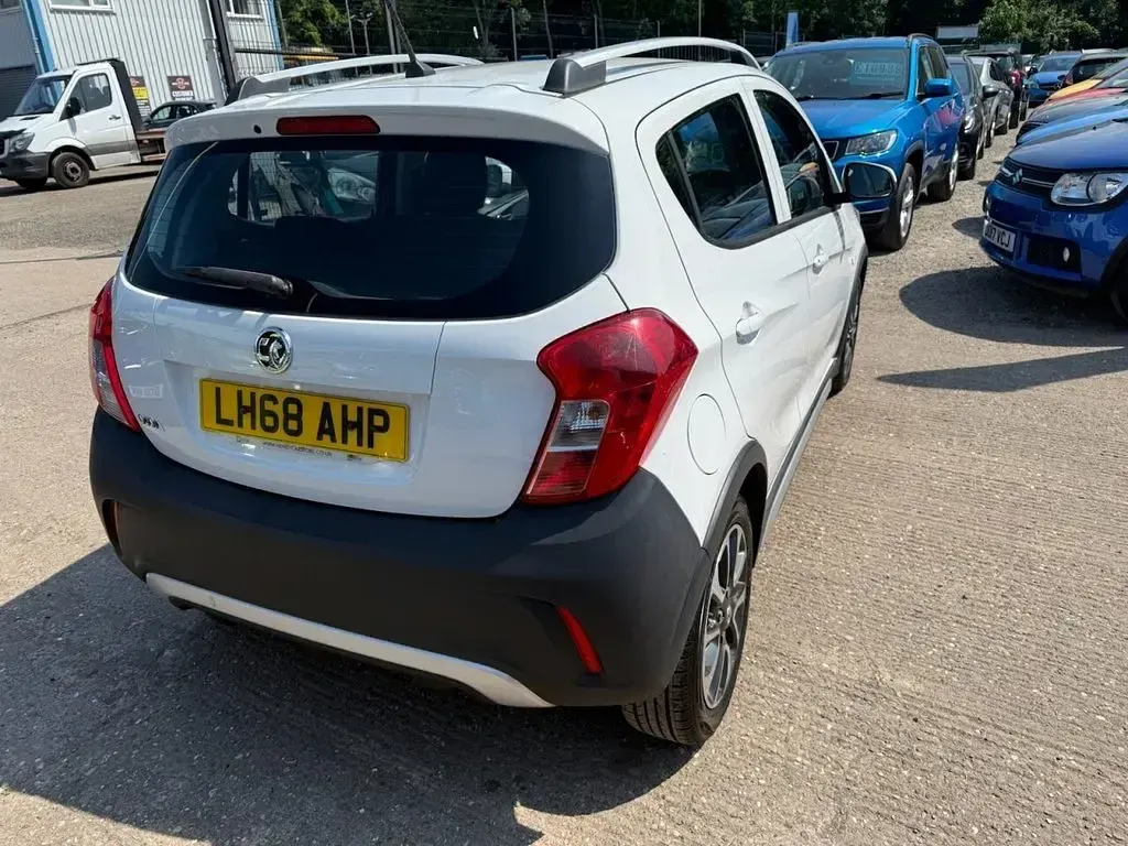 Used Vauxhall Viva Rocks 73 HP (53 kW) 2019 White Hatchback