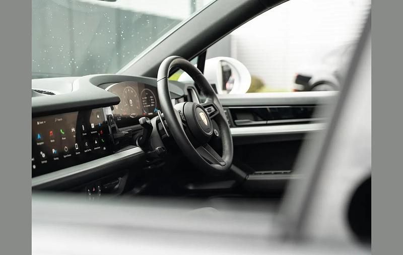 Used Porsche Cayenne S 468 HP (344 kW) 2023 White SUV