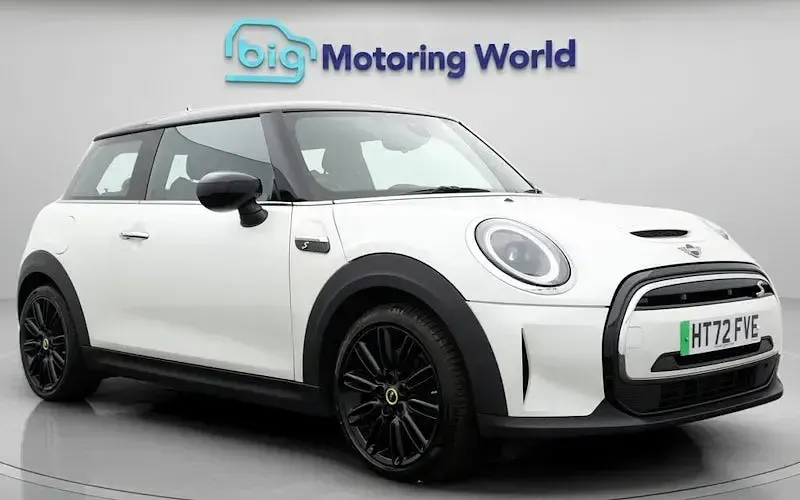 Used Mini Cooper Level 2 135 kW (184 HP) 2023 Hatchback