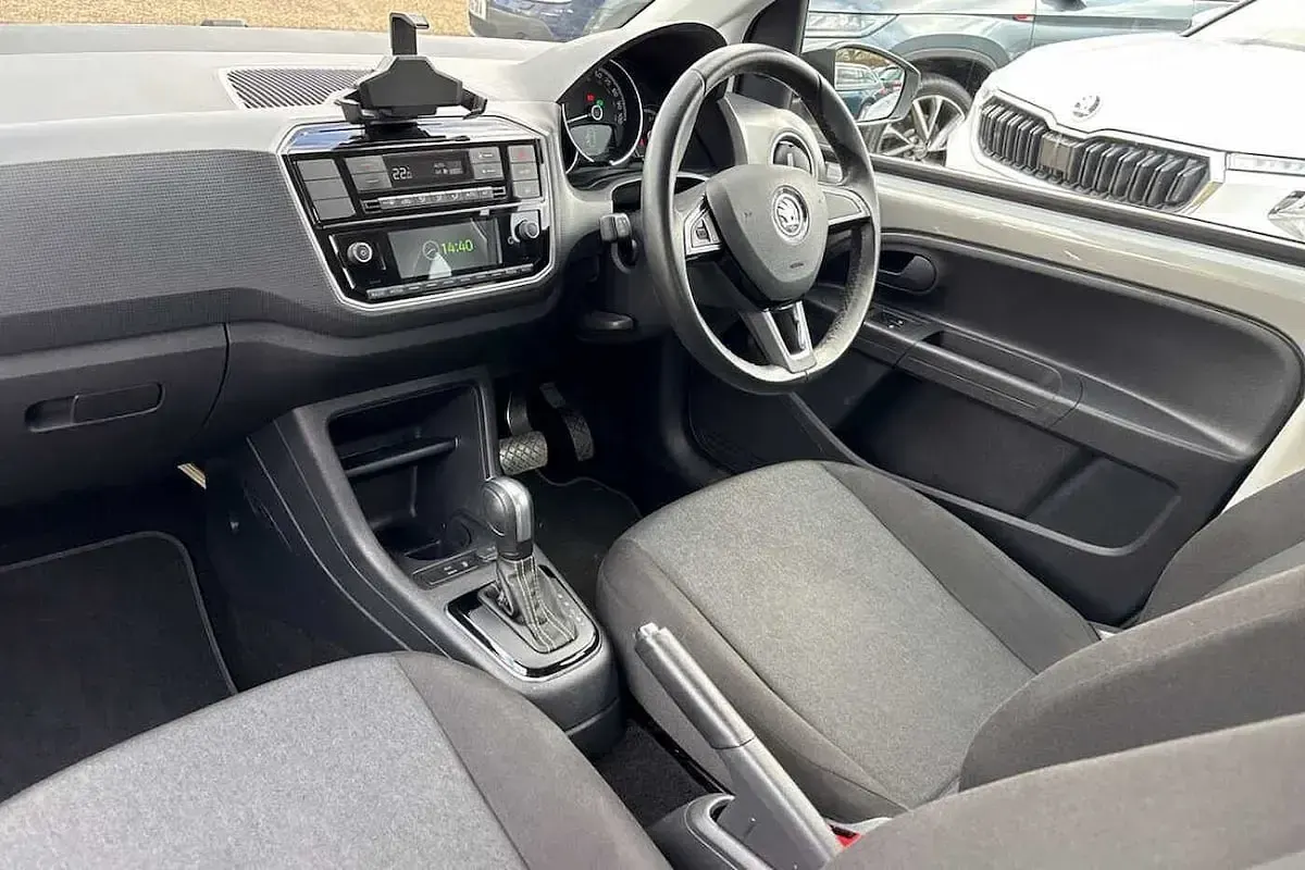 Usado Skoda Citigo-e IV SE 44 kW (61 CV) 2020 Plateado Utilitario