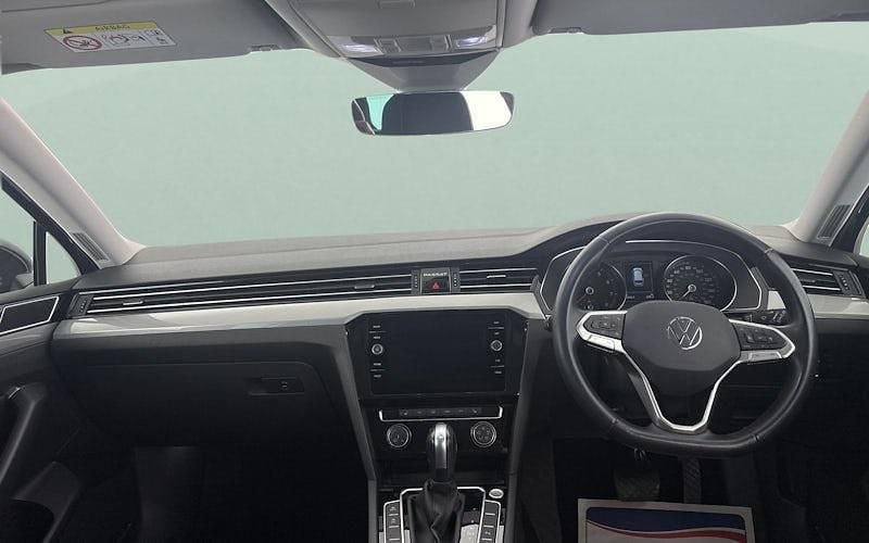 Used VW Passat SEL 150 HP (110 kW) 2023 Estate