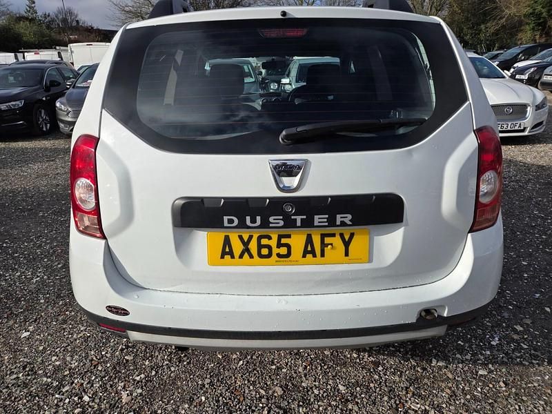 Used Dacia Duster Lauréate 2015 White SUV