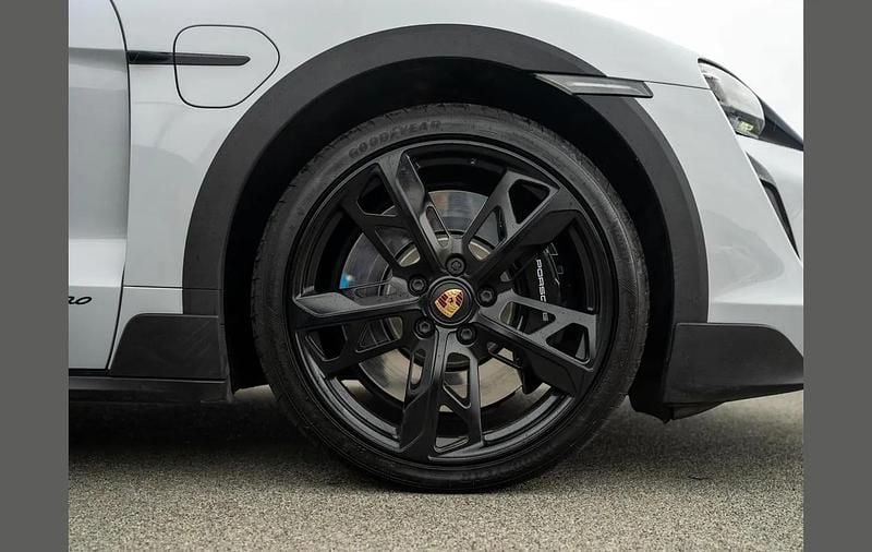 Used Porsche Taycan Cross Turismo 492 kW (670 HP) 2022 Grey Estate