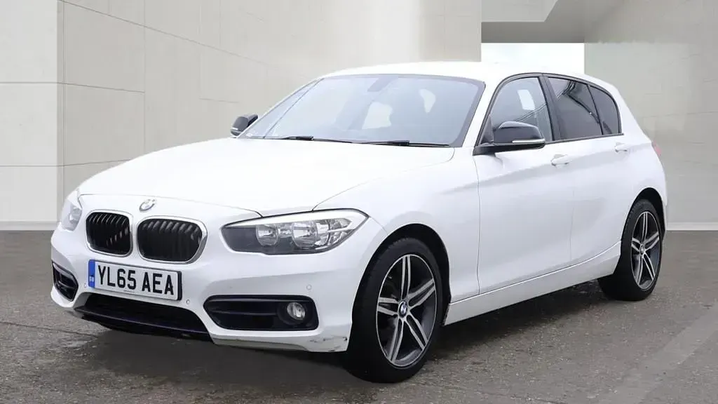 Used BMW 118 Sport Line 150 HP (110 kW) 2016 White Hatchback