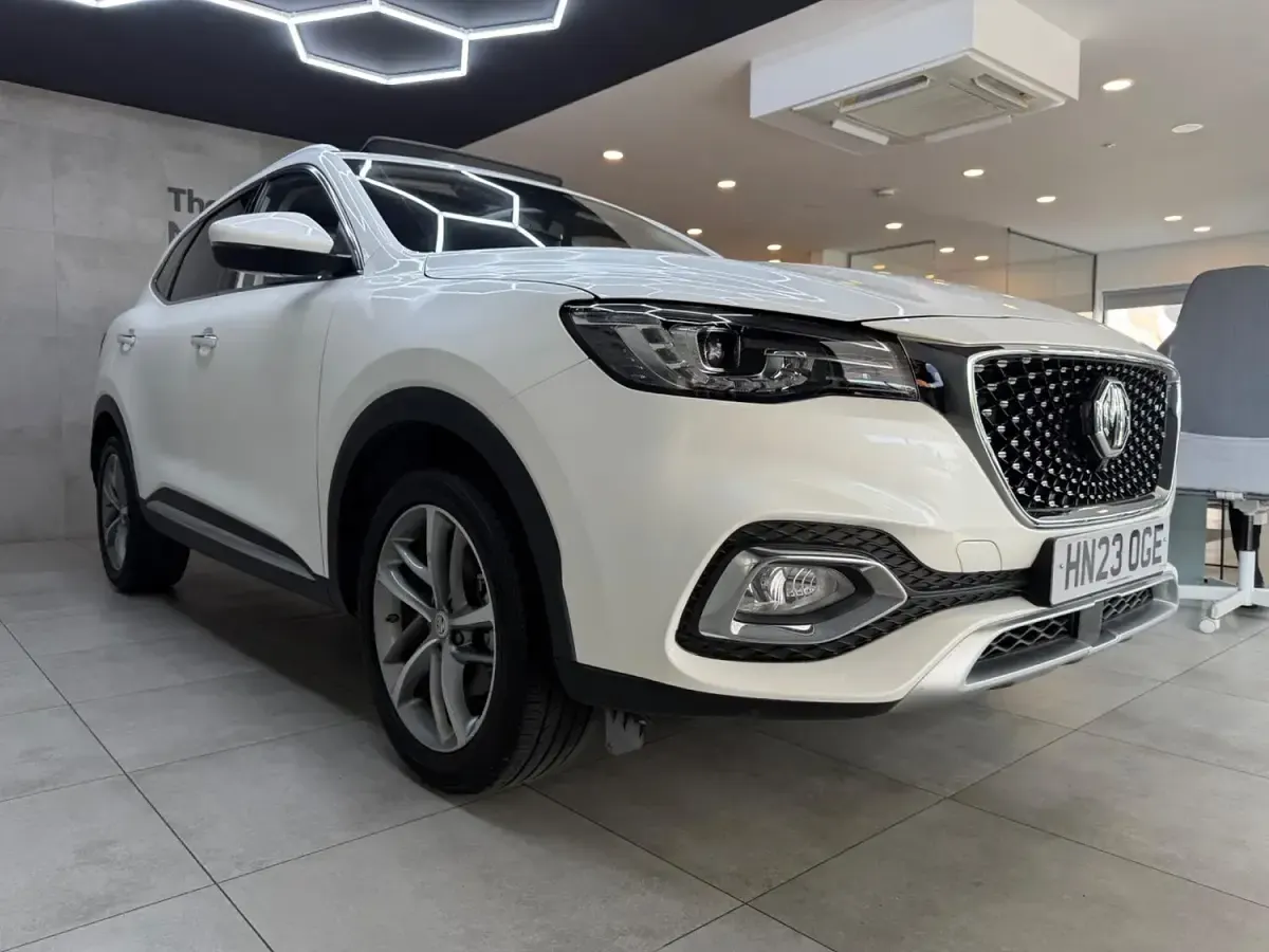 Used MG HS Exclusive 162 HP (119 kW) 2023 White SUV