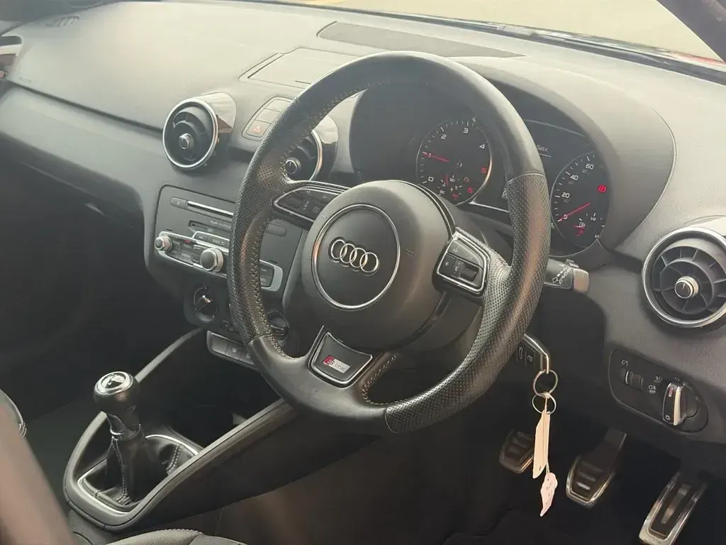 Used Audi A1 Sportback S-Line 116 HP (85 kW) 2015 Black Hatchback
