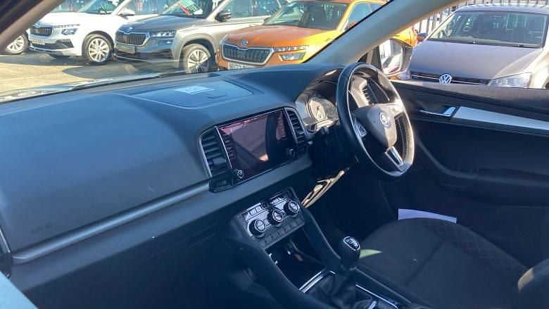 Usado Skoda Karoq SE 116 HP (85 kW) 2019 Cinzento SUV