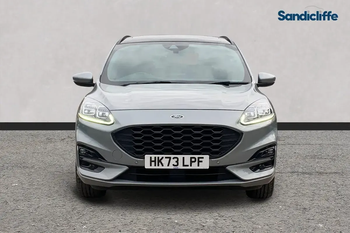 Used Ford Kuga ST-Line X 190 HP (139 kW) 2023 Solar silver (premium paint) SUV