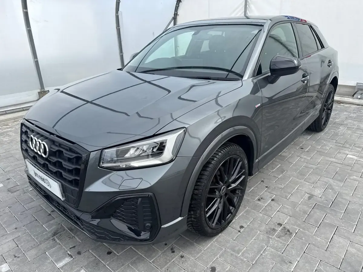 Usado Audi Q2 Black Edition 2021 Cinzento SUV