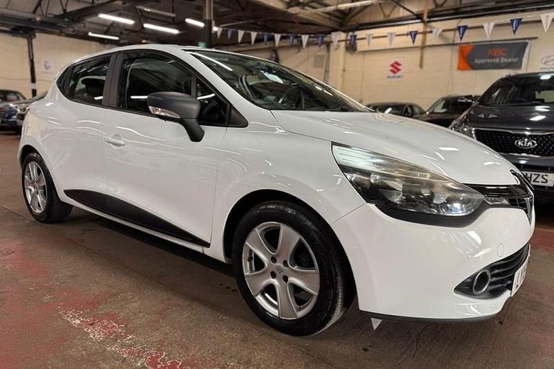 White Used 2015 Renault Clio IV Expression+ Hatchback | £4,300 (Super price) - Image 1/1