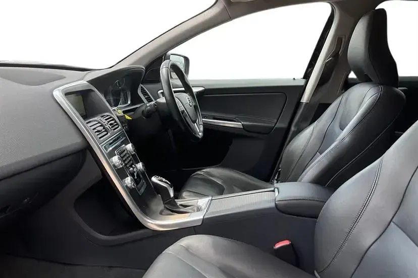 Used Volvo XC60 SE Lux 181 HP (133 kW) 2015 Unknown SUV