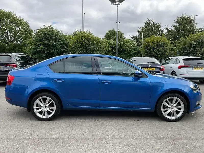 Used Skoda Octavia SE L 150 HP (110 kW) 2018 Blue Hatchback