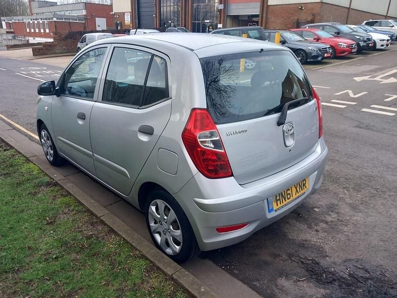 Used Hyundai i10 Classic 85 HP (62 kW) 2011 Silver Hatchback