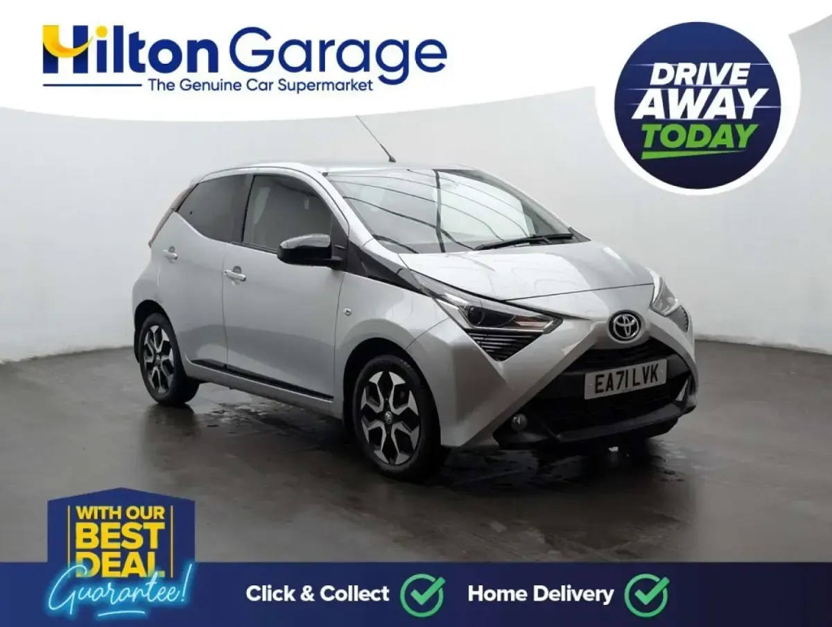 Usado Toyota Aygo Trend 72 HP (52 kW) 2021 Prateado Citadino