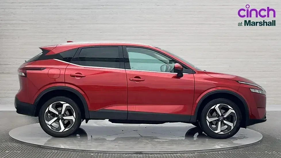 Used Nissan Qashqai N-Connecta 158 HP (116 kW) 2024 Red SUV