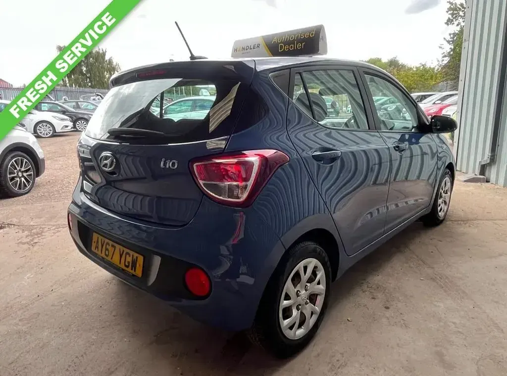Used Hyundai i10 SE 66 HP (48 kW) 2017 Blue Hatchback