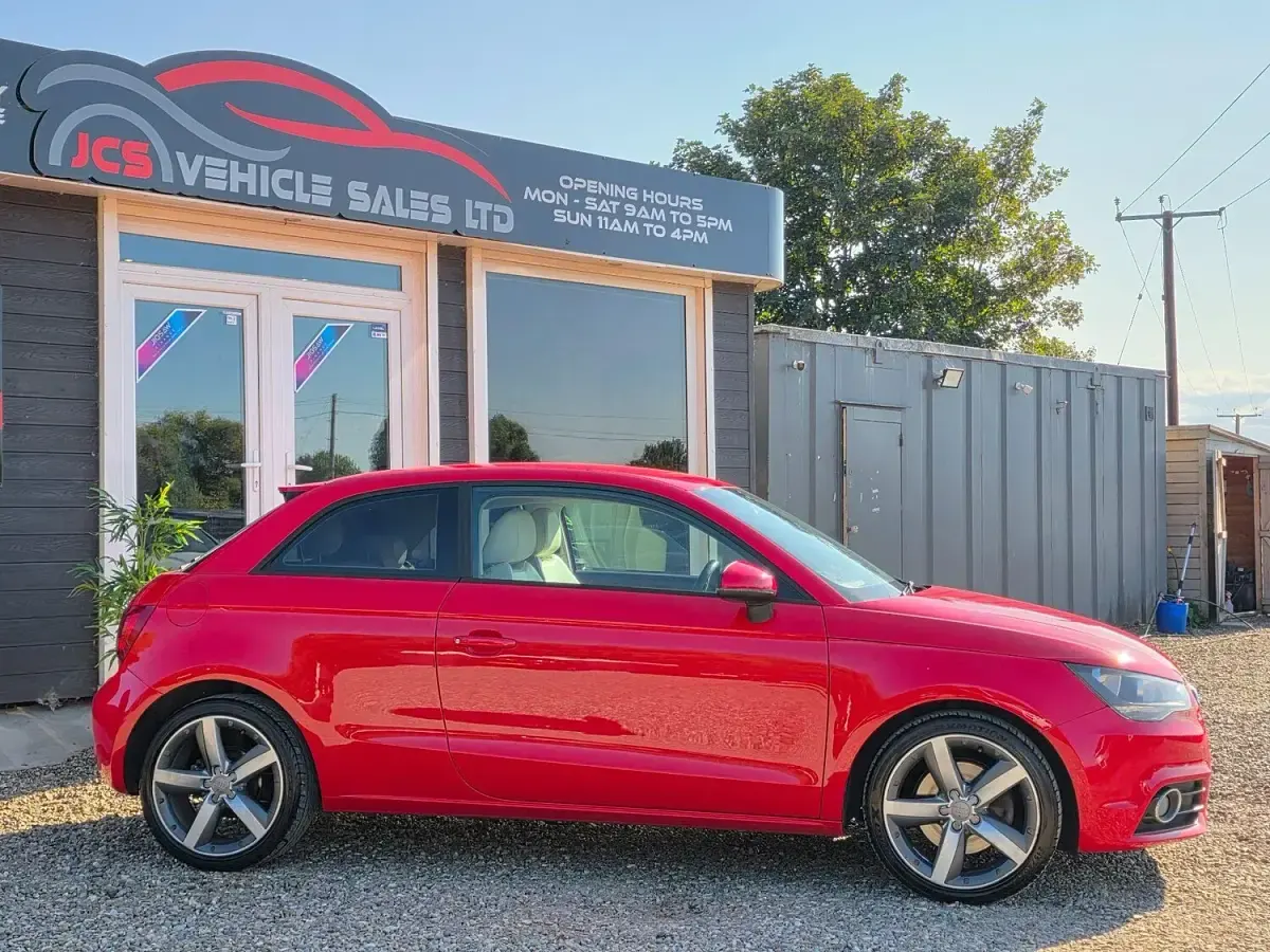Used Audi A1 Sport 140 HP (102 kW) 2014 Red Hatchback