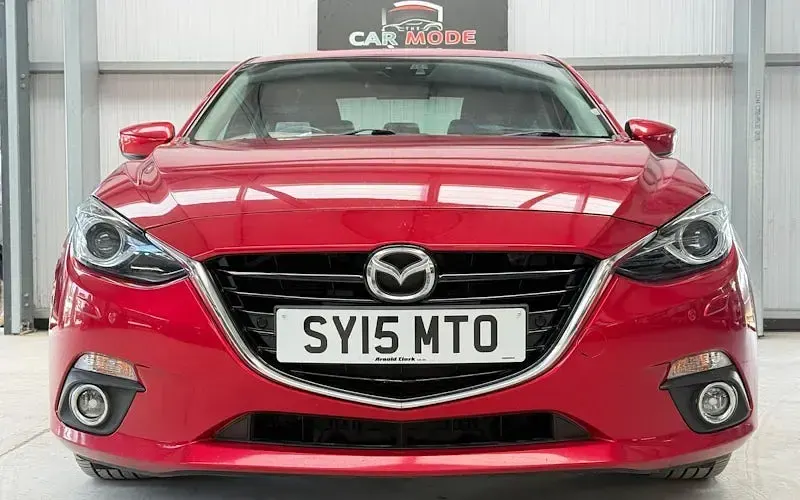 Used Mazda 3 Inclusive 165 HP (121 kW) 2015 Red Sedan