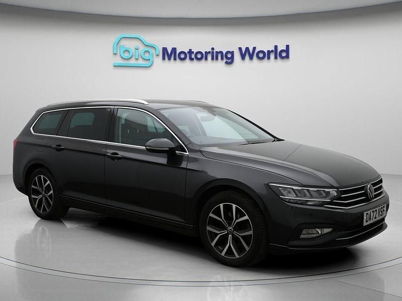 Grey Used 2022 VW Passat SEL Estate | £18,900 (Fair price) - Image 1/4