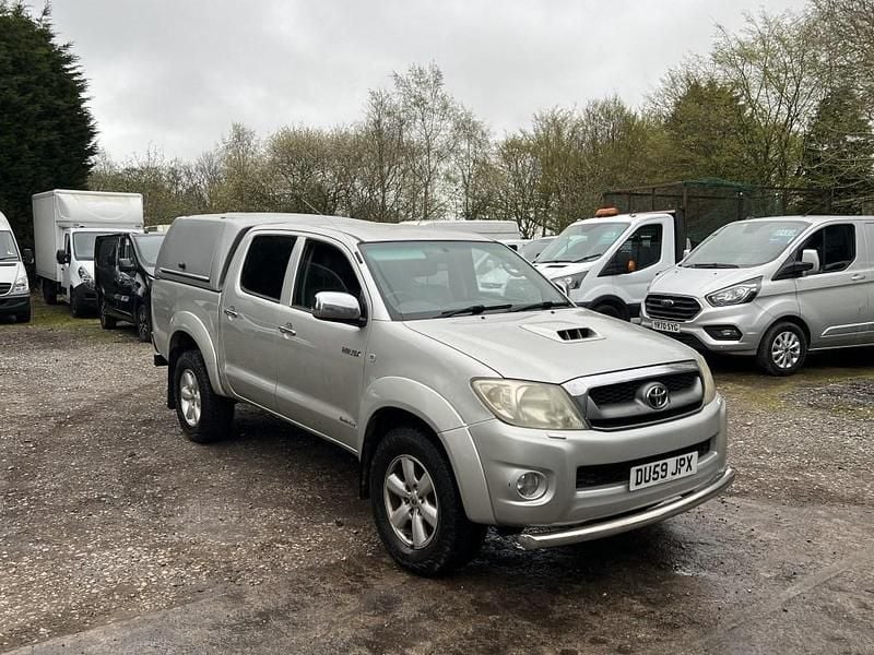 Used Toyota HiLux Luxury 171 HP (125 kW) 2009 Silver Pickup