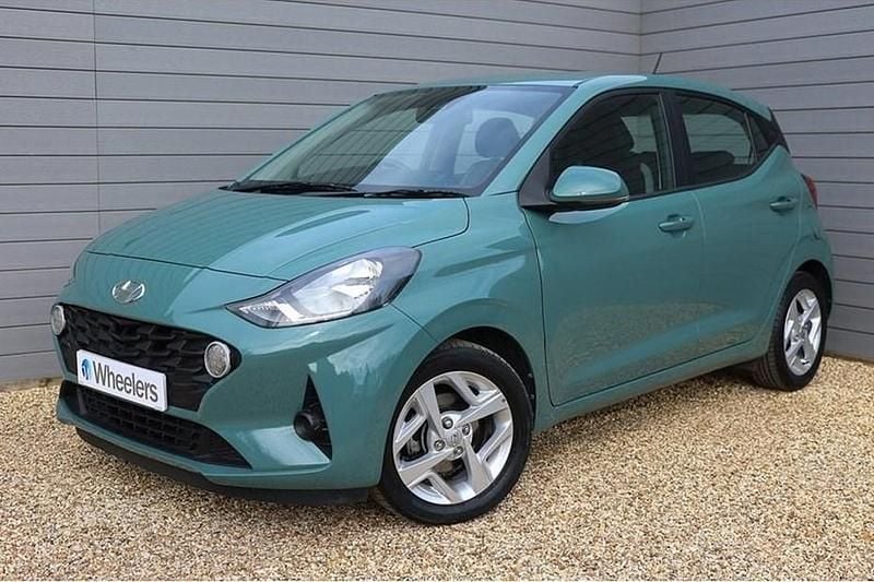 Used Hyundai i10 SE 67 HP (49 kW) 2023 Mangrove green Hatchback