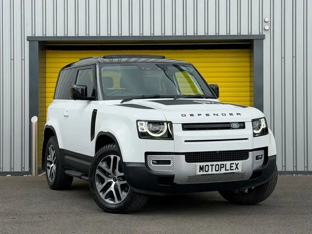 Used Land Rover Defender HSE 250 HP (183 kW) 2023 White SUV