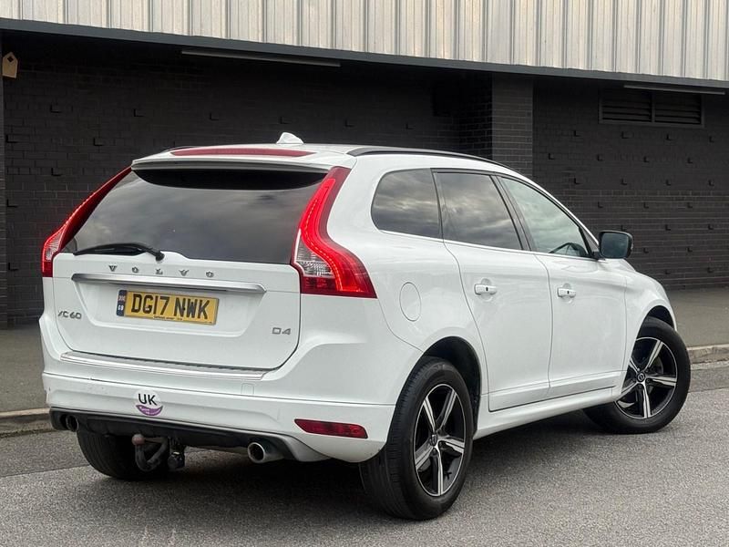 Used Volvo XC60 R-Design 2017 White SUV