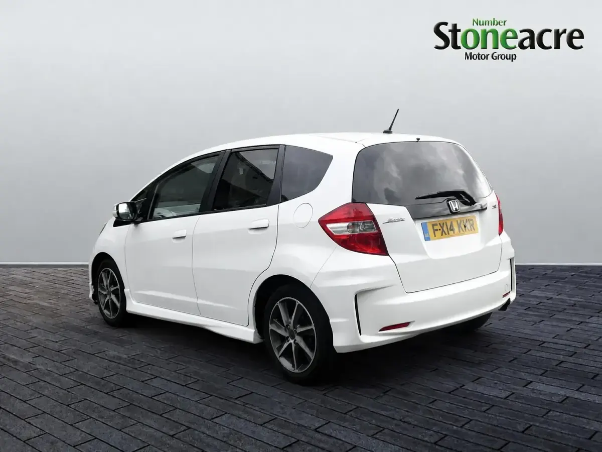 Used Honda Jazz SI 99 HP (72 kW) 2014 White Hatchback