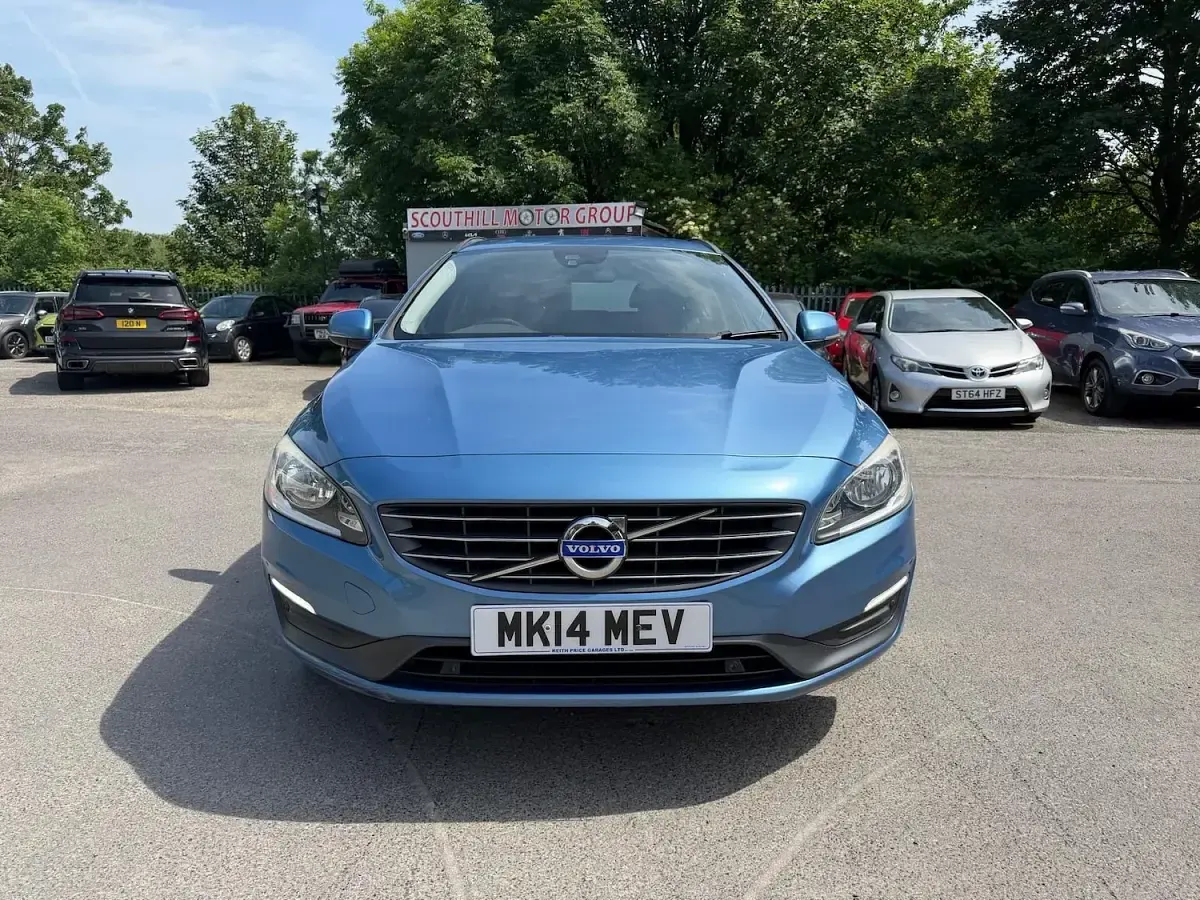 Used Volvo V60 SE 115 HP (84 kW) 2014 Blue Estate