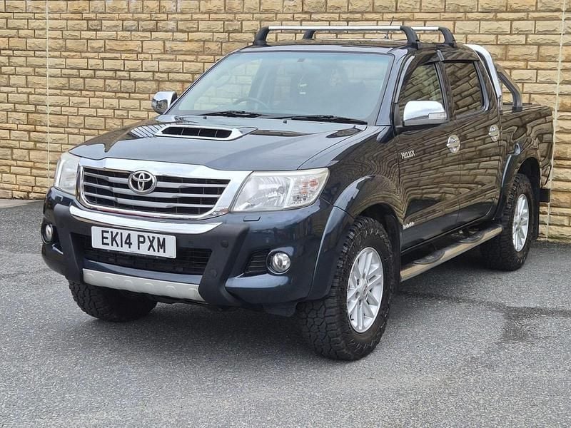 Used Toyota HiLux 171 HP (125 kW) 2014 Grey Pickup