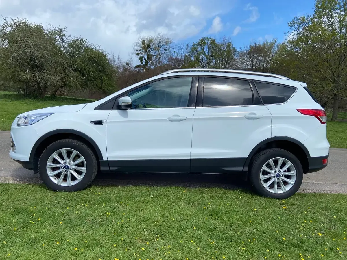 Used Ford Kuga Titanium 150 HP (110 kW) 2015 White SUV