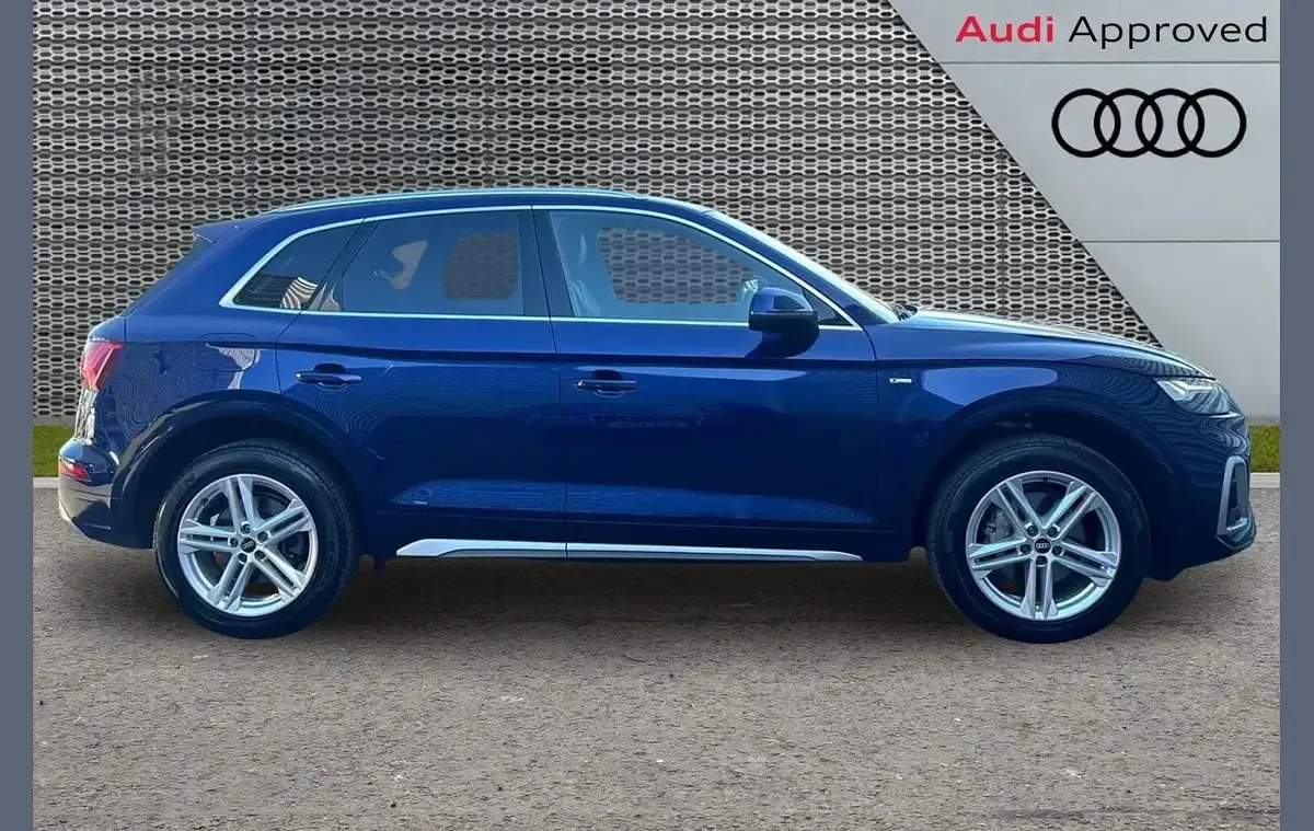 Used Audi Q5 S-Line 261 HP (191 kW) 2022 Blue SUV