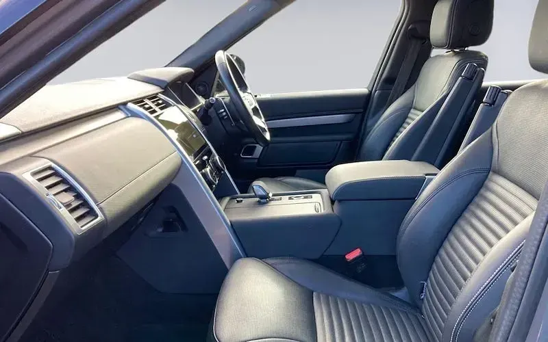 Used Land Rover Discovery 5 SE Dynamic 300 HP (220 kW) 2023 SUV